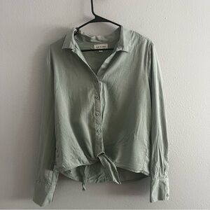 Cloth and Stone Button Down Tie Front Sage Green Top Size Small